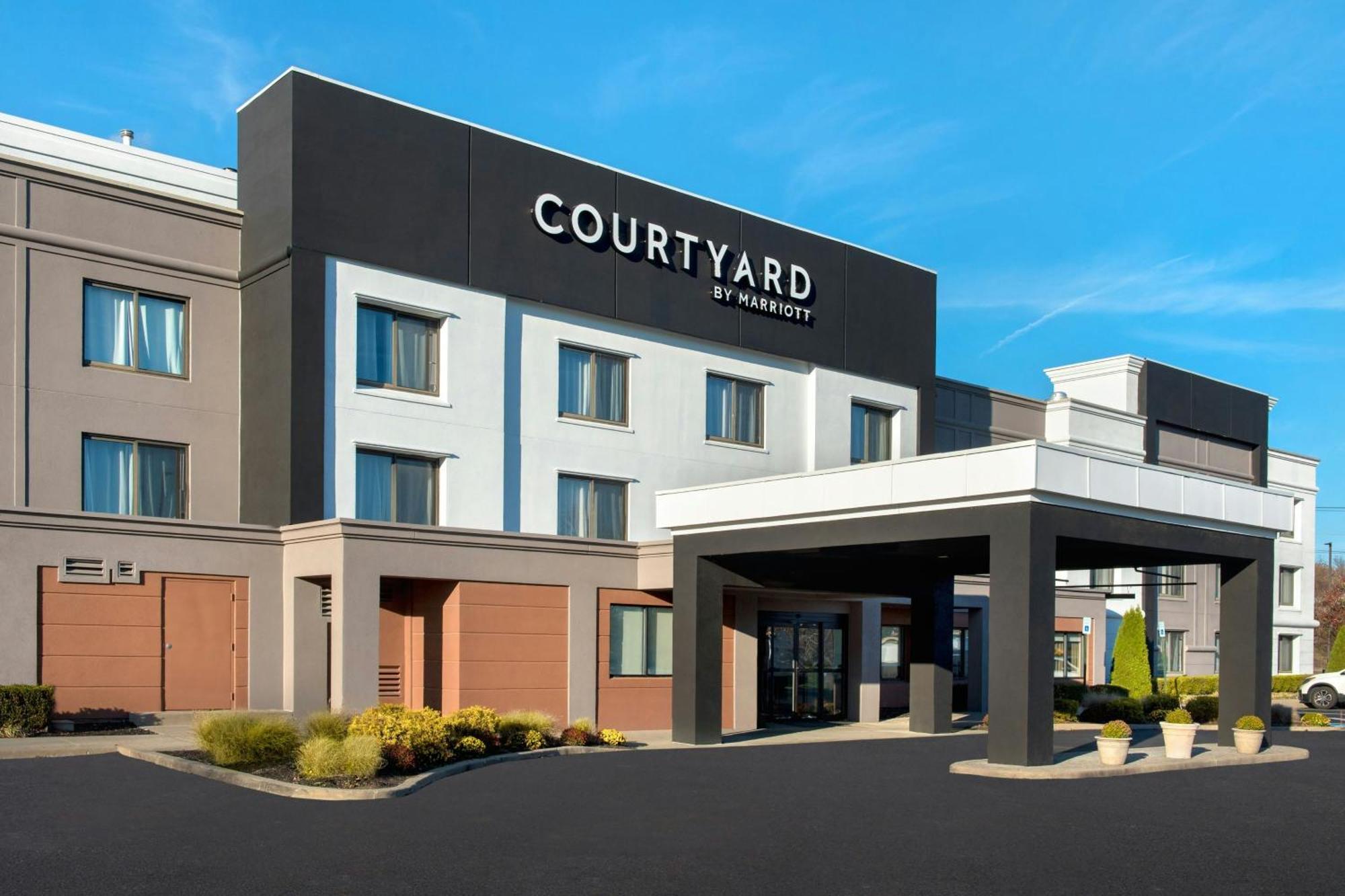 Courtyard Newburgh Stewart Airport Hotel Bagian luar foto