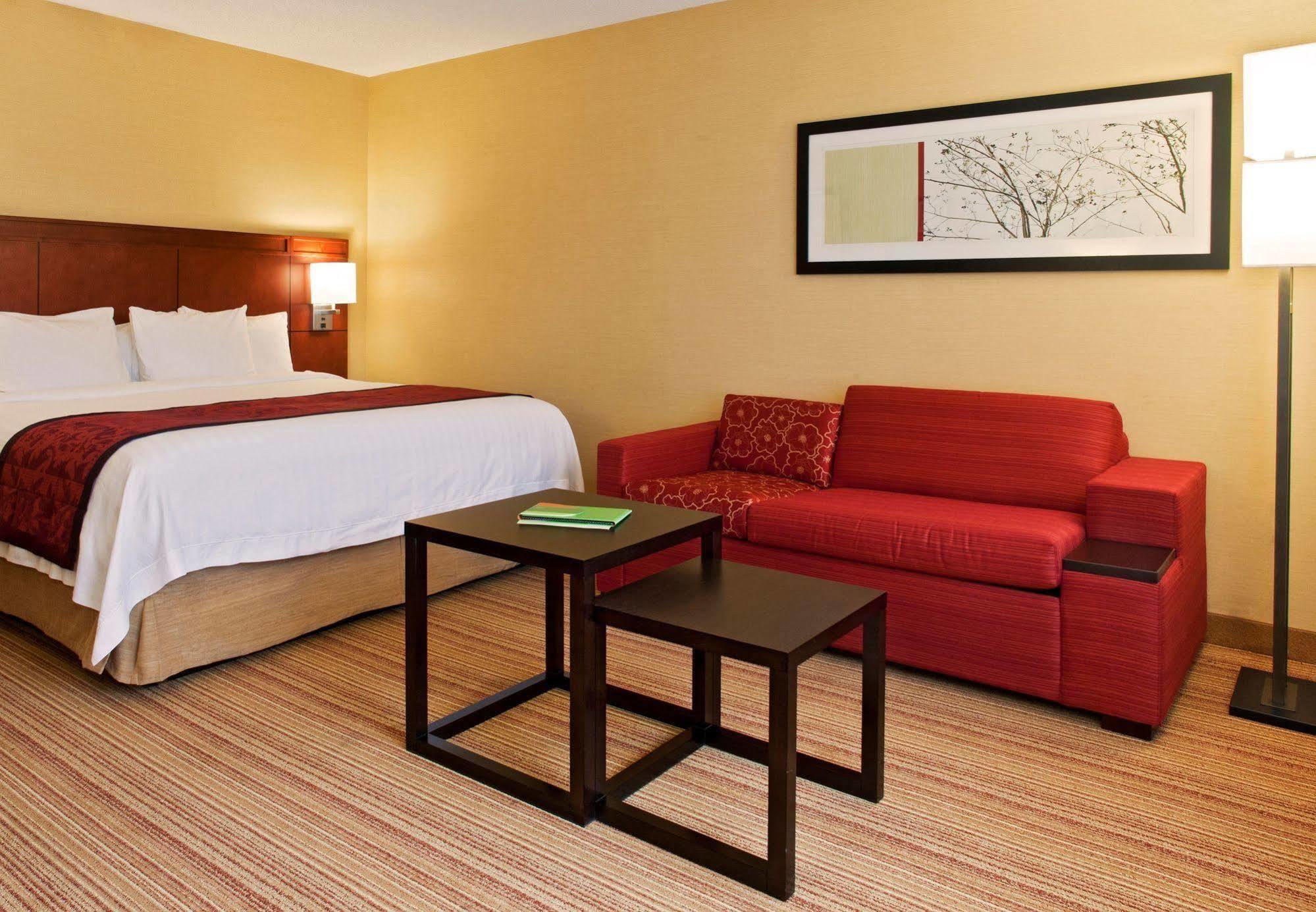 Courtyard Newburgh Stewart Airport Hotel Bagian luar foto