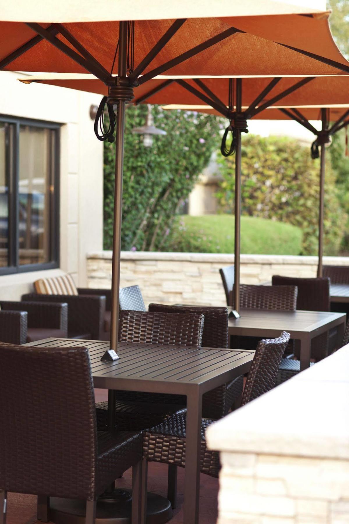 Courtyard Newburgh Stewart Airport Hotel Bagian luar foto